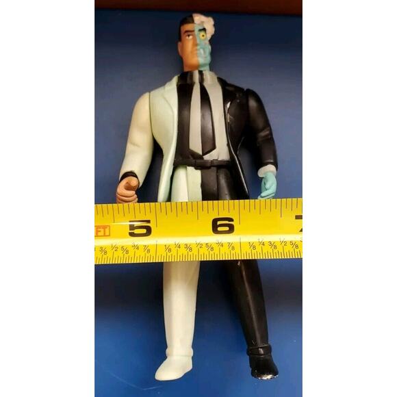 1993 Kenner DC Comics Black White 5 Inch Two-Face Action Figure Batman Flaws - Picture 6 of 12